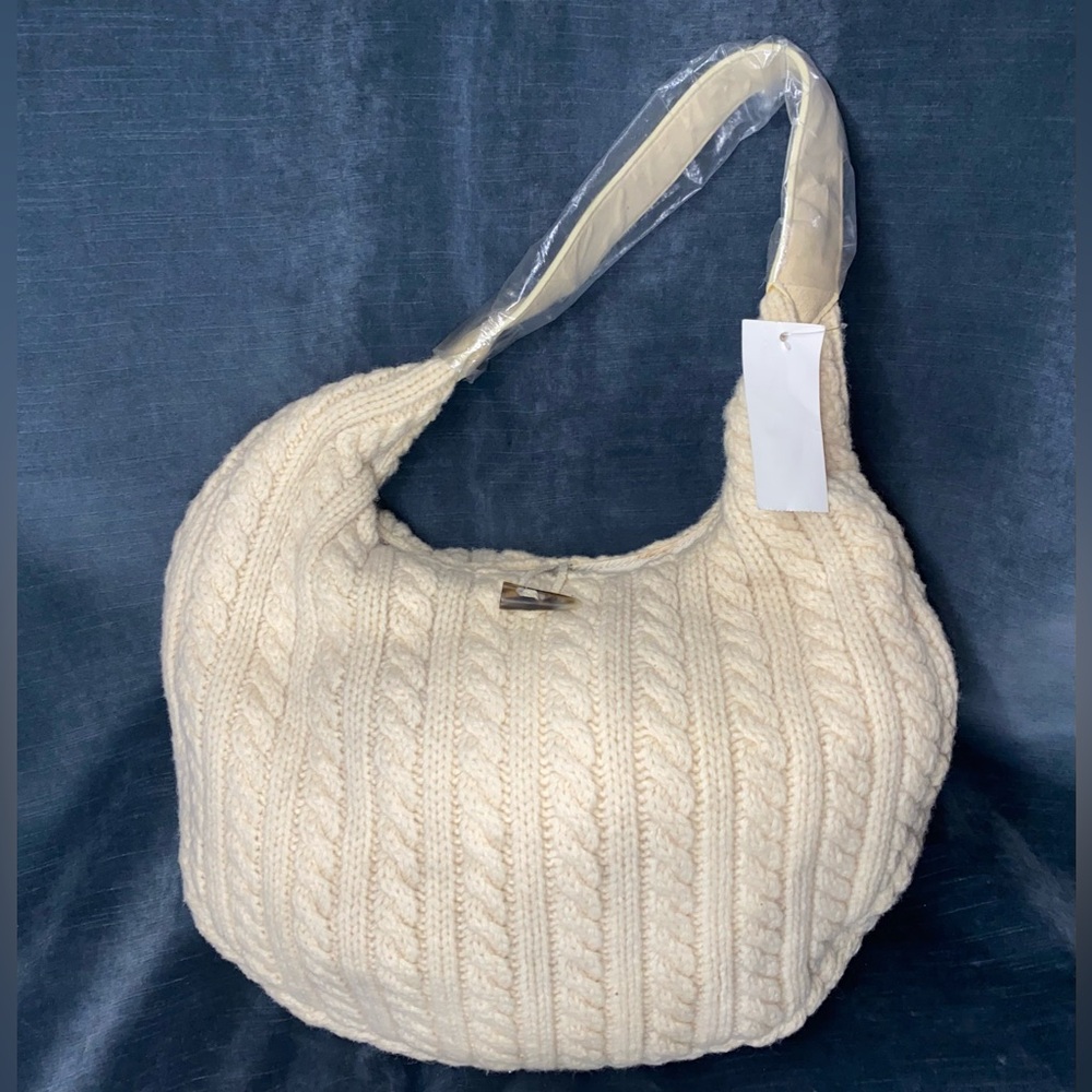 Gap Shell Shaped bag